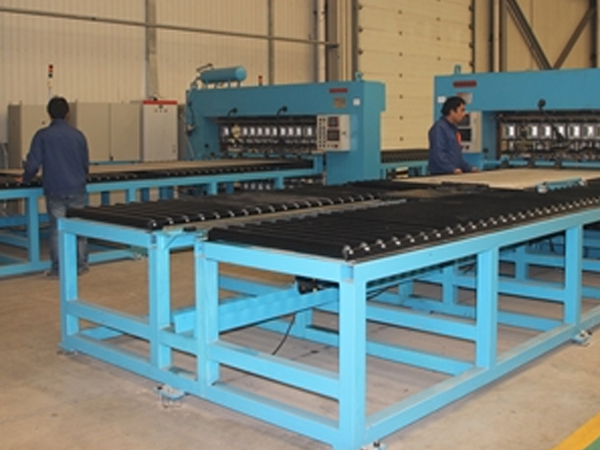 龍門式程控點焊機(jī)